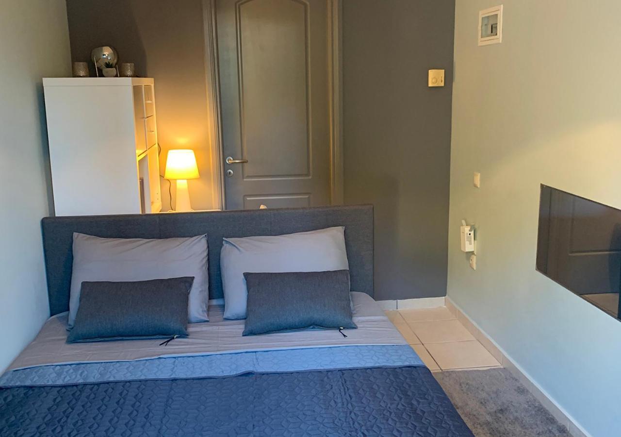 Confidential Apartment, Prime Location Atena Exterior foto